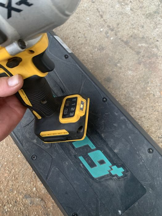 Гайковерт dewalt dcf 900