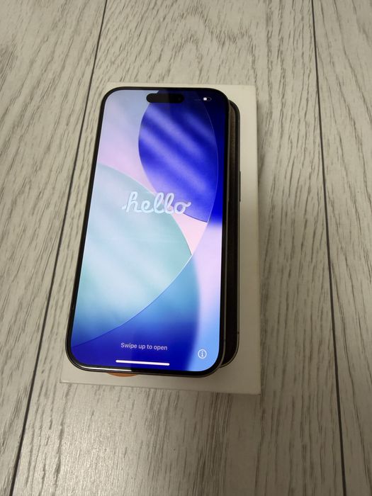 Iphone 15 pro Natural Titanium  •256 GB•