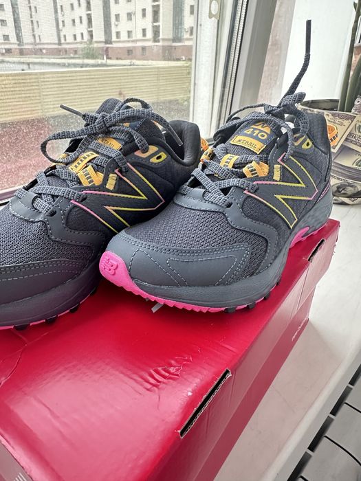 Продам кроссовки NB новые