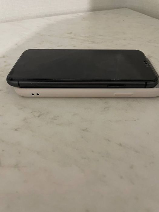 Продам Iphone 11