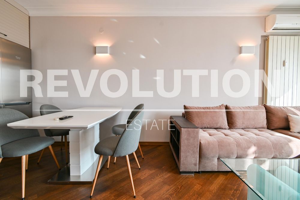 Дава се под наем Тристаен апартамент в София, Иван Вазов - 75 кв.м за 1200 € - Снимка #1