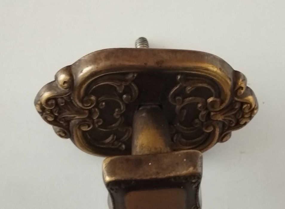 В.К части на кг.Порцеланова Алуминиеви закачалки железни ключа..Дръжка