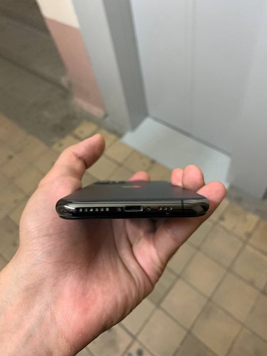 Iphone 11 pro qora