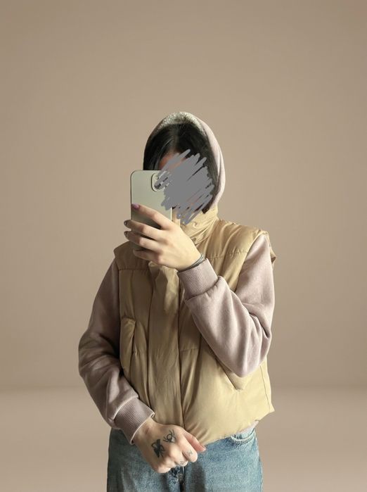 Два пакета с женской одеждой