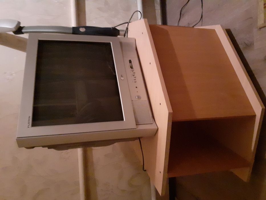 Телевизор(5000) с тумбой(5000)