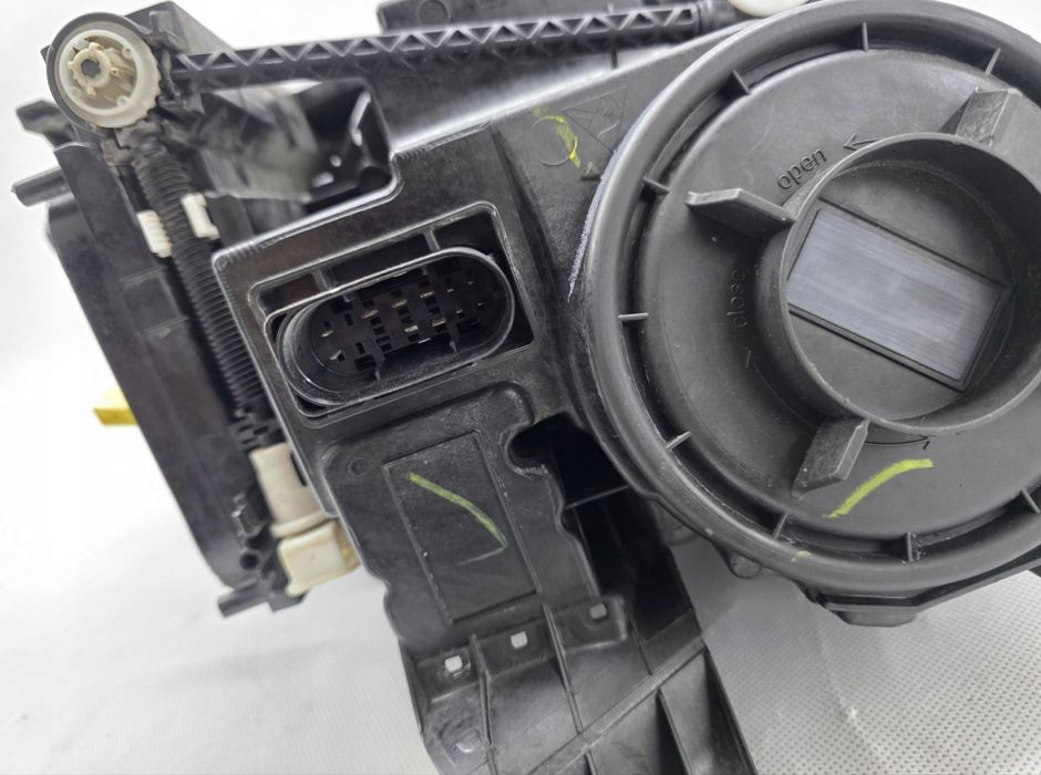 Ляв фар за Mercedes GLE W167