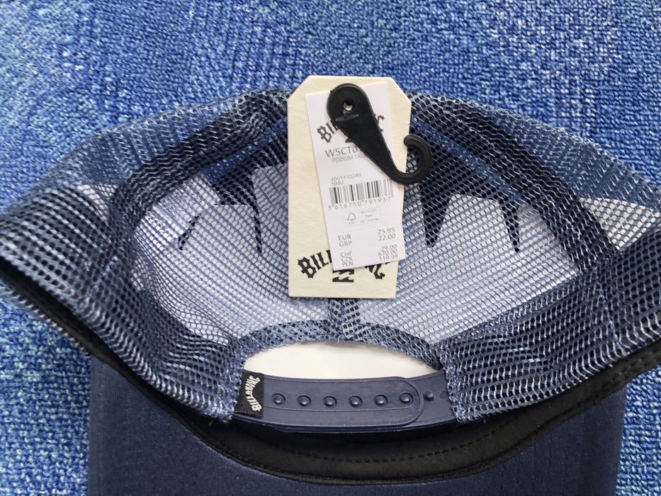 Billabong / Me Against The World  ОРИГИНАЛНИ шапки