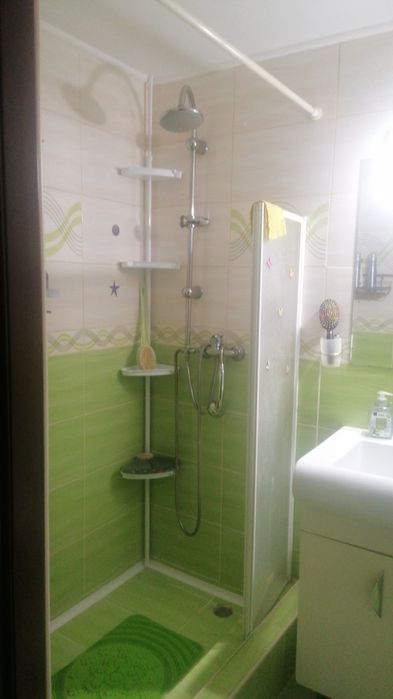Închiriez studio