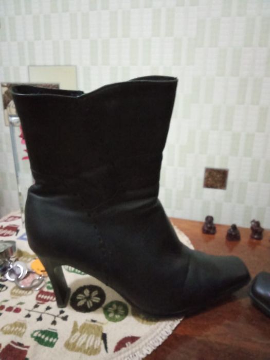 Продам сапожки кожаные демисезонные