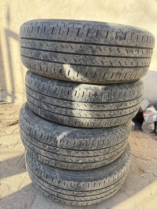 Продам летние покрышки