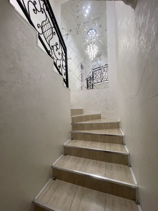 Аренда, участок 4 комнаты + кухня и двор