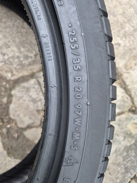 255 35 20 Anvelope de iarnă Continental