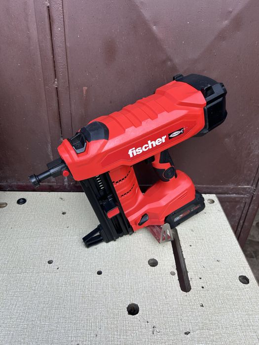 Pistol implantat cuie in beton-fier Fischer FXC85