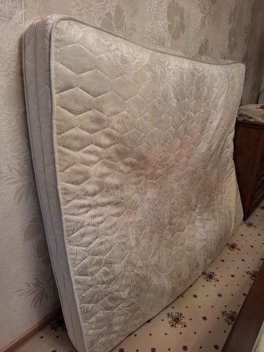 Продам матрац 200х160х20