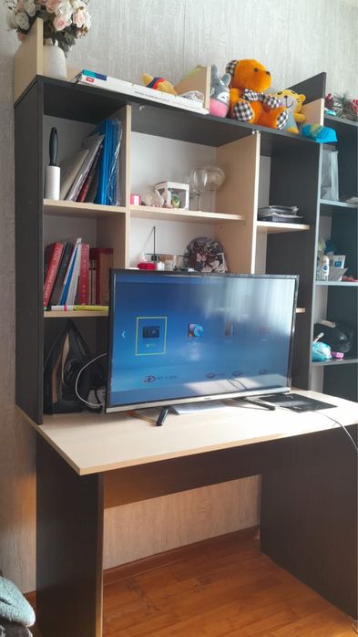 Продам стенку и стол