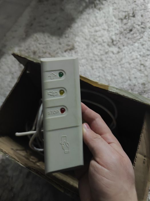 Контроллер замка, контрольный считыватель, доводчик, блок питания