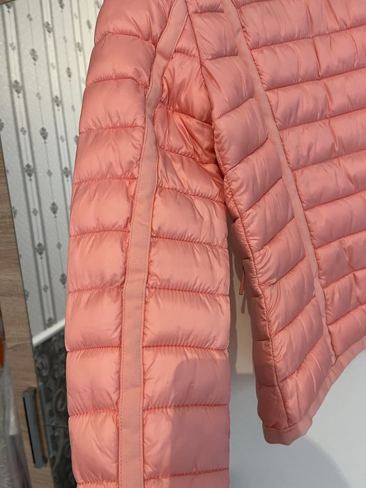 Розовая куртка Guess