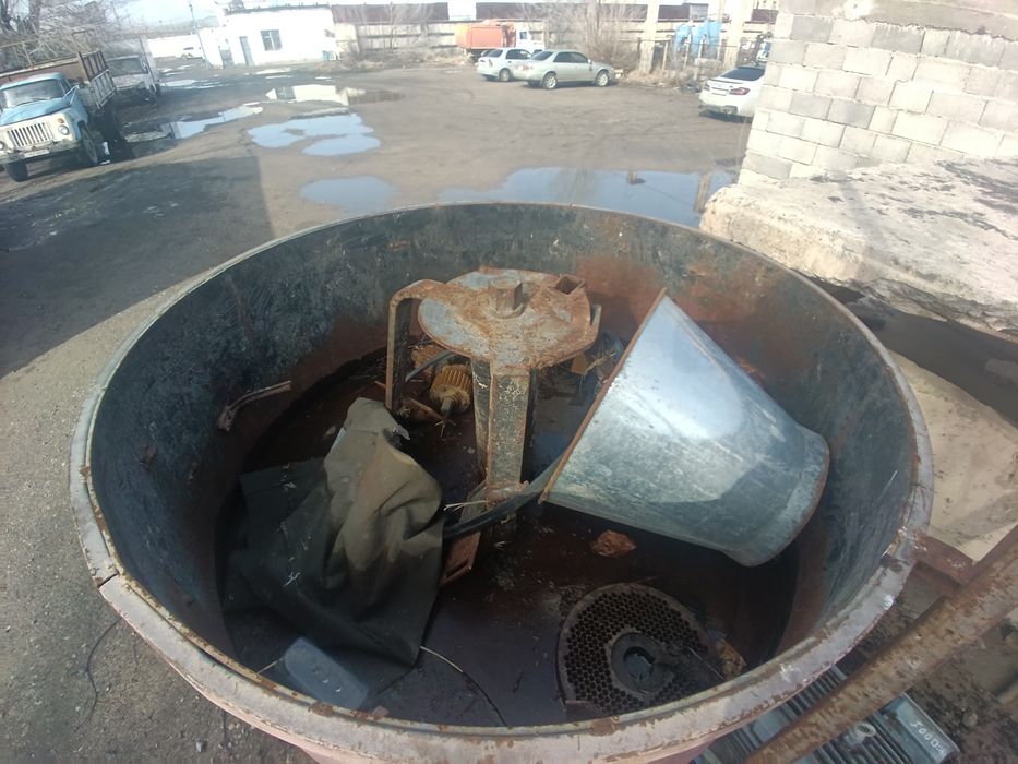 Бетономешалка, кирпич, стяжка