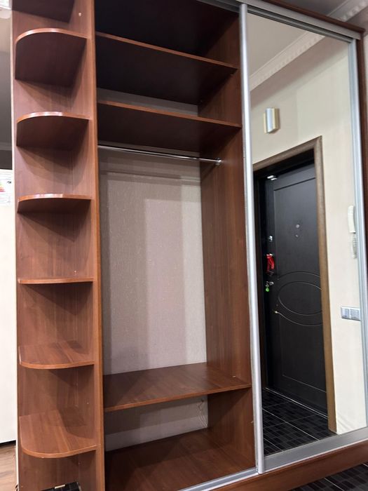 Шкаф купе с зеркалом