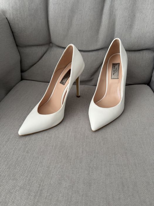 Pantofi stiletto