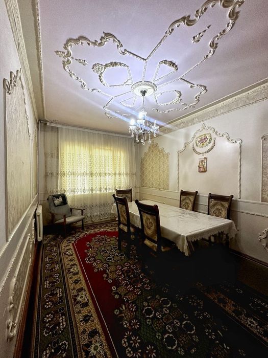 Tinchlik metroda Uy Sotiladi 5/4/3 72 kv.m