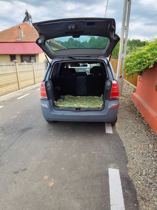Vând Opel Zafira in stare buna 1.9 Tdci ,Ambreiaj nou, distribuție noua , km ne modificați