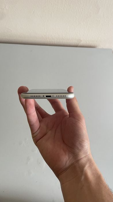 Iphone 11 sotiladi srochna