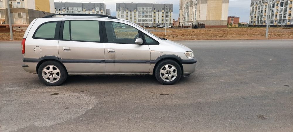 Срочно продаю машину