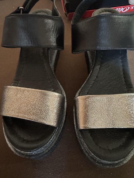 Чисто нови сандали 39/40номер