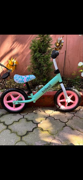 Bicicletă fără pedale