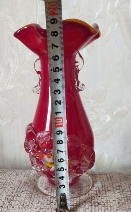 Продам вазу новую