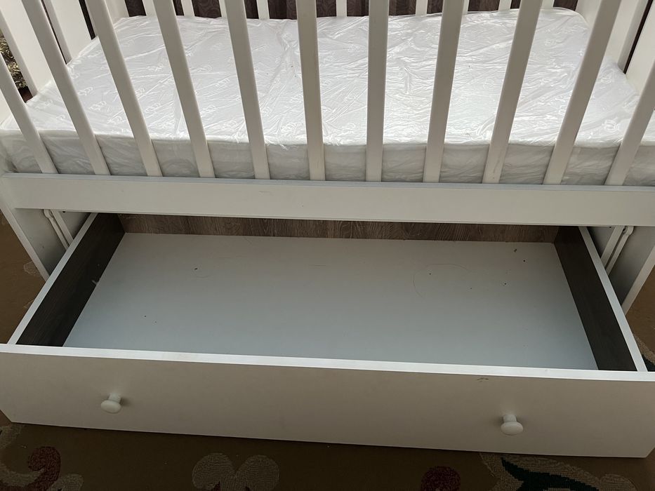 Детская кровать-манеж