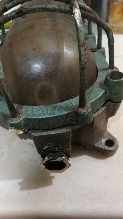 Индустриална взривозащитена лампа