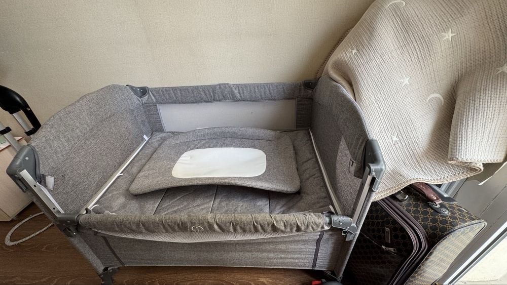 Продам манеж в отличном состоянии