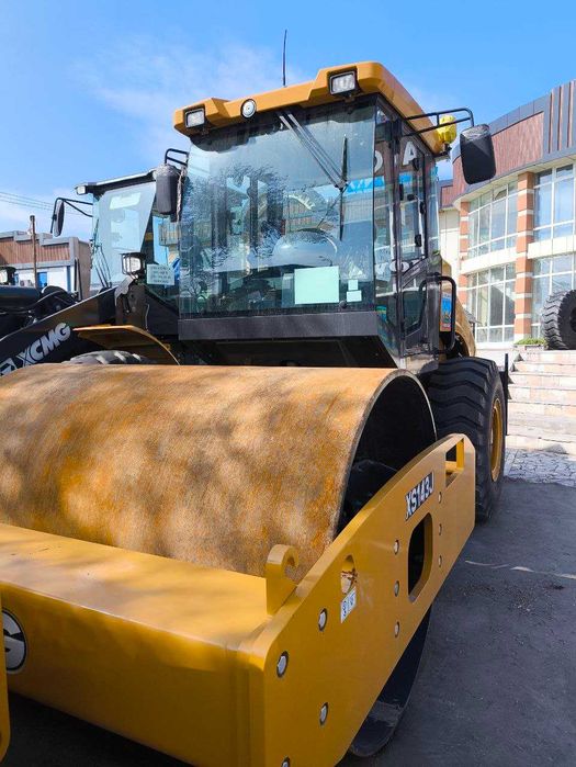 Дорожный каток 14т-16т (одновальцовый) XS143J. XS163J. XS203J. XD83.