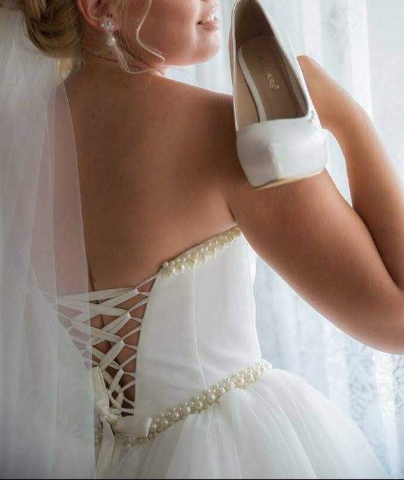 Сватбена рокля тип принцеса