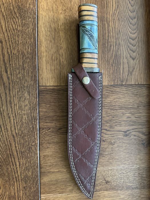 Vand cutit cu lama de otel Damasc