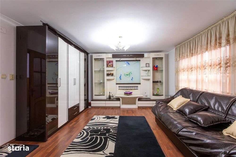 Casa P+M, teren 1500 mp + Afacere de Vanzare, com. Blagesti