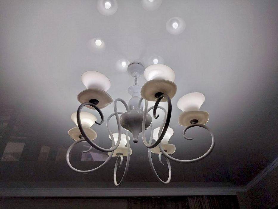 Люстра с 6 плафонами