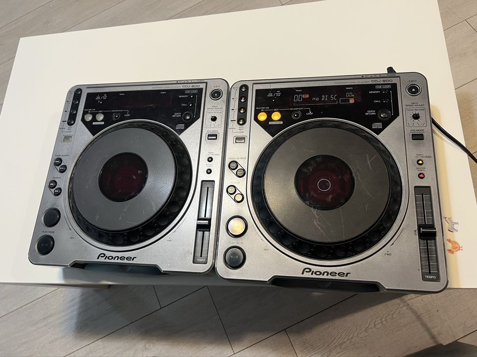 Pioneer CDJ 800 плейъри