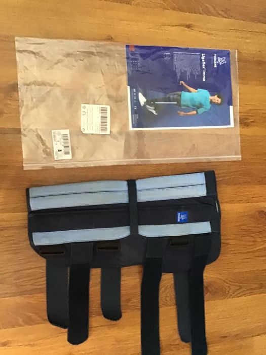 Vând orteză de genunchi fixă THUASNE