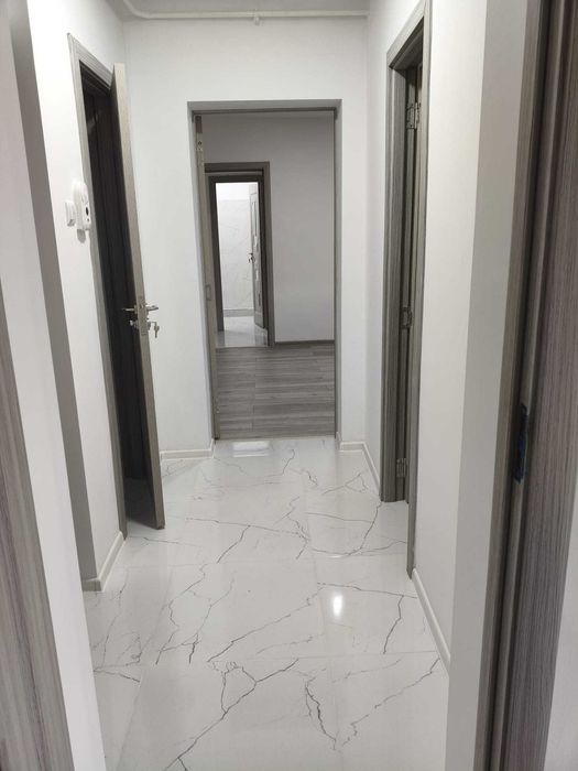 Vand Apartament 3 camere, Semidecomandat, Zona Stadion