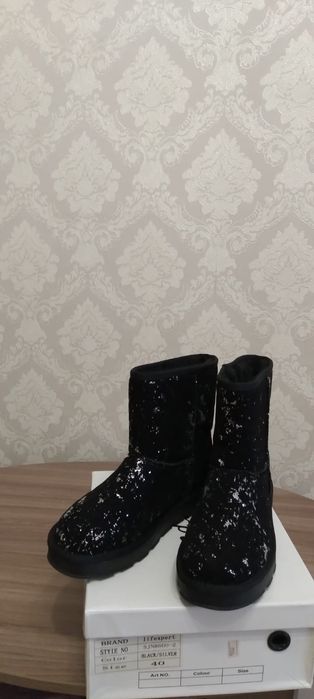 Угги зимние замшевые Новые