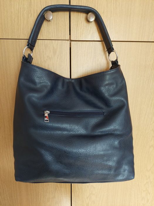 Елегантна дамска чанта в синьо