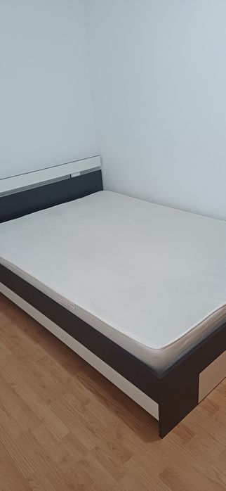 Închiriez apartament