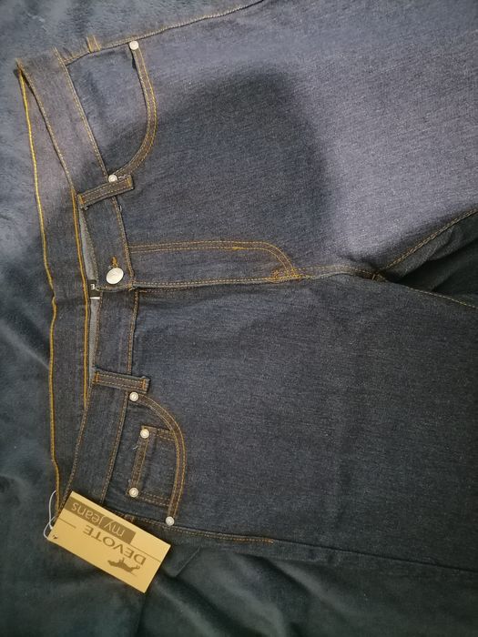 Blugi noi Devote mărime 40 barbat