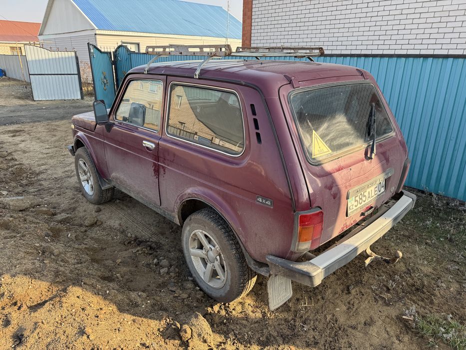 Нива  2121 машина