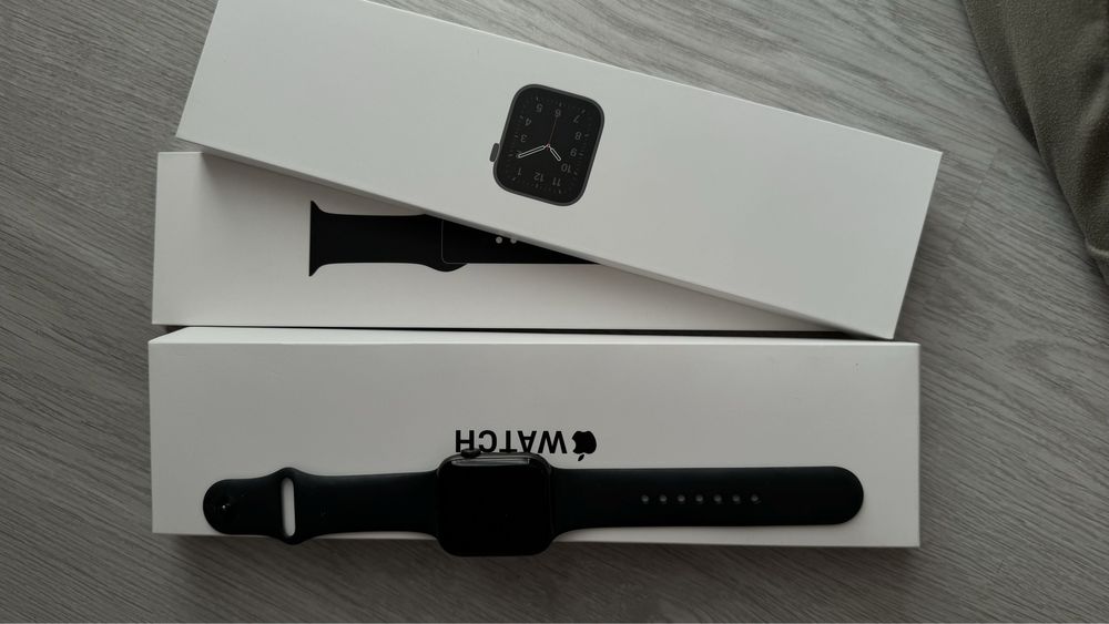Продам Apple Watch SE 44mm ОРИГИНАЛ