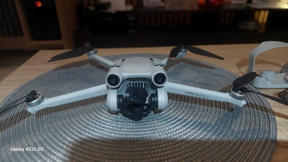 Drona DJI Mini 3 Pro Fly More Combo
