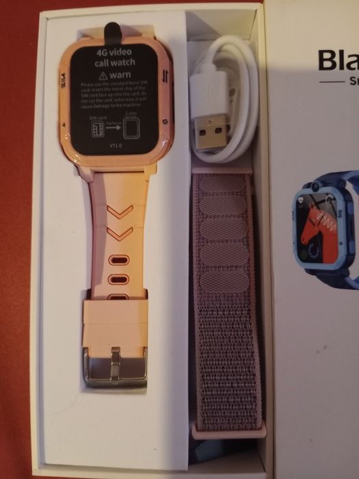 Чисто нов детски смарт часовник